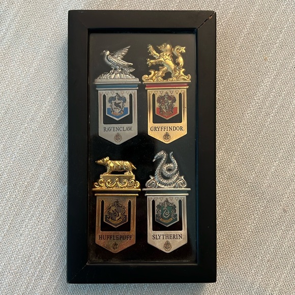 Harry Potter Hogwarts House Metal Bookmarks - Set of 4 - Noble Collection - Picture 1 of 9